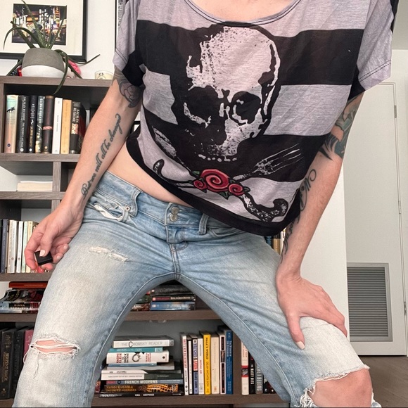 Betsey Johnson Skull Crop Top - Picture 1 of 4